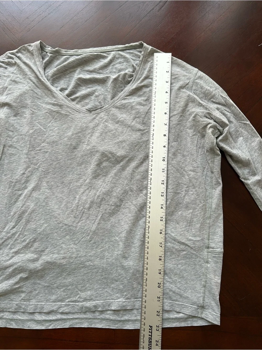 lululemon athletica gray Long-Sleeve Lightweight Top size 6